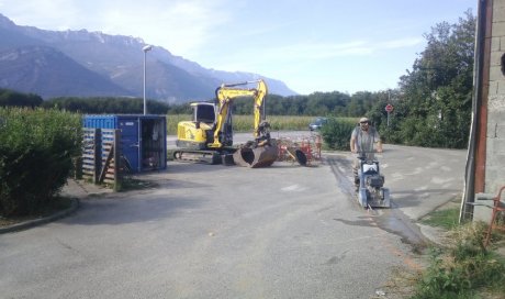 TERRA'PREST, assainisseur et terrassier près de Crolles et Pontcharra : Raccordement aux réseaux d'adduction en eau potable et d'eaux usées à Chapareillan (38530)