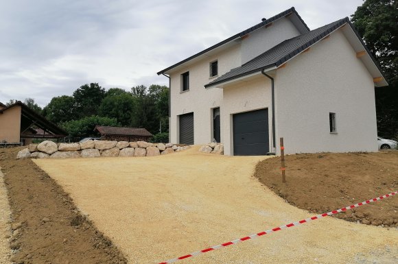 TERRA'PREST, assainisseur & terrassier entre Grenoble et Chambéry : Aménagement de cours et création de parking
